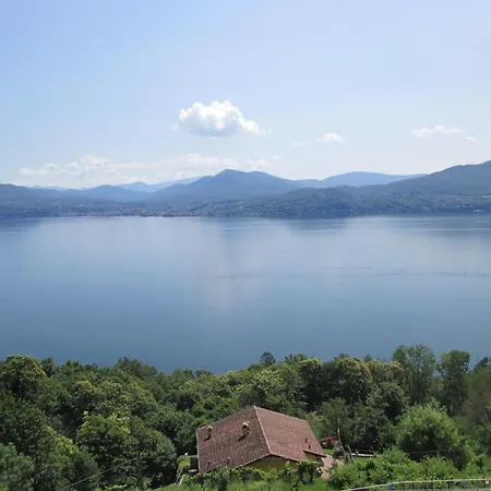 Apartment By Lake Maggiore With Pool, Cleaning Included Apartman *