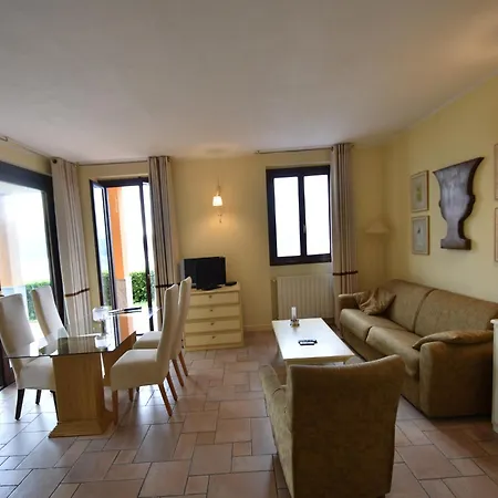 Apartment By Lake Maggiore With Pool, Cleaning Included Apartman